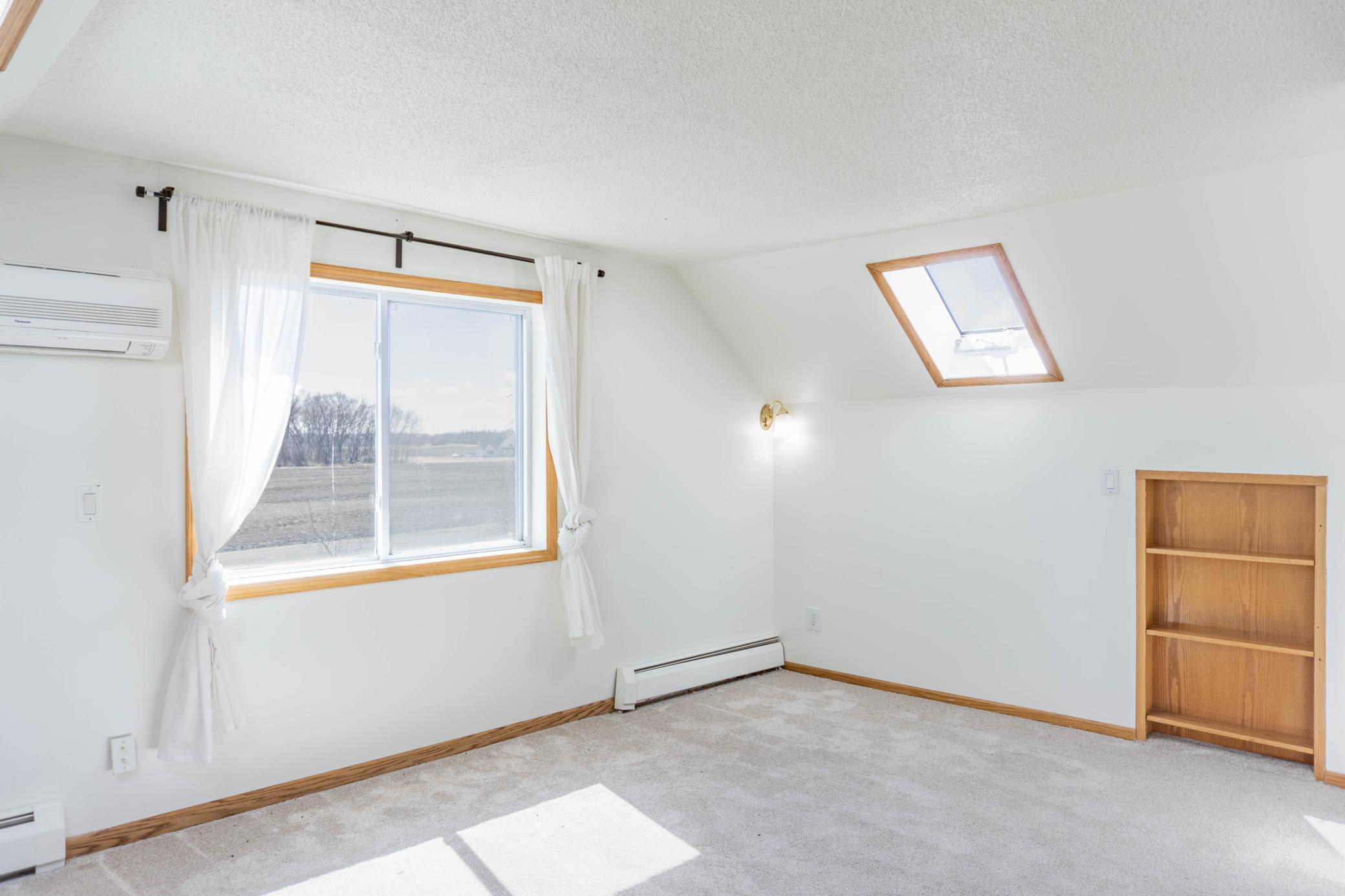 5690 County Road 10 N