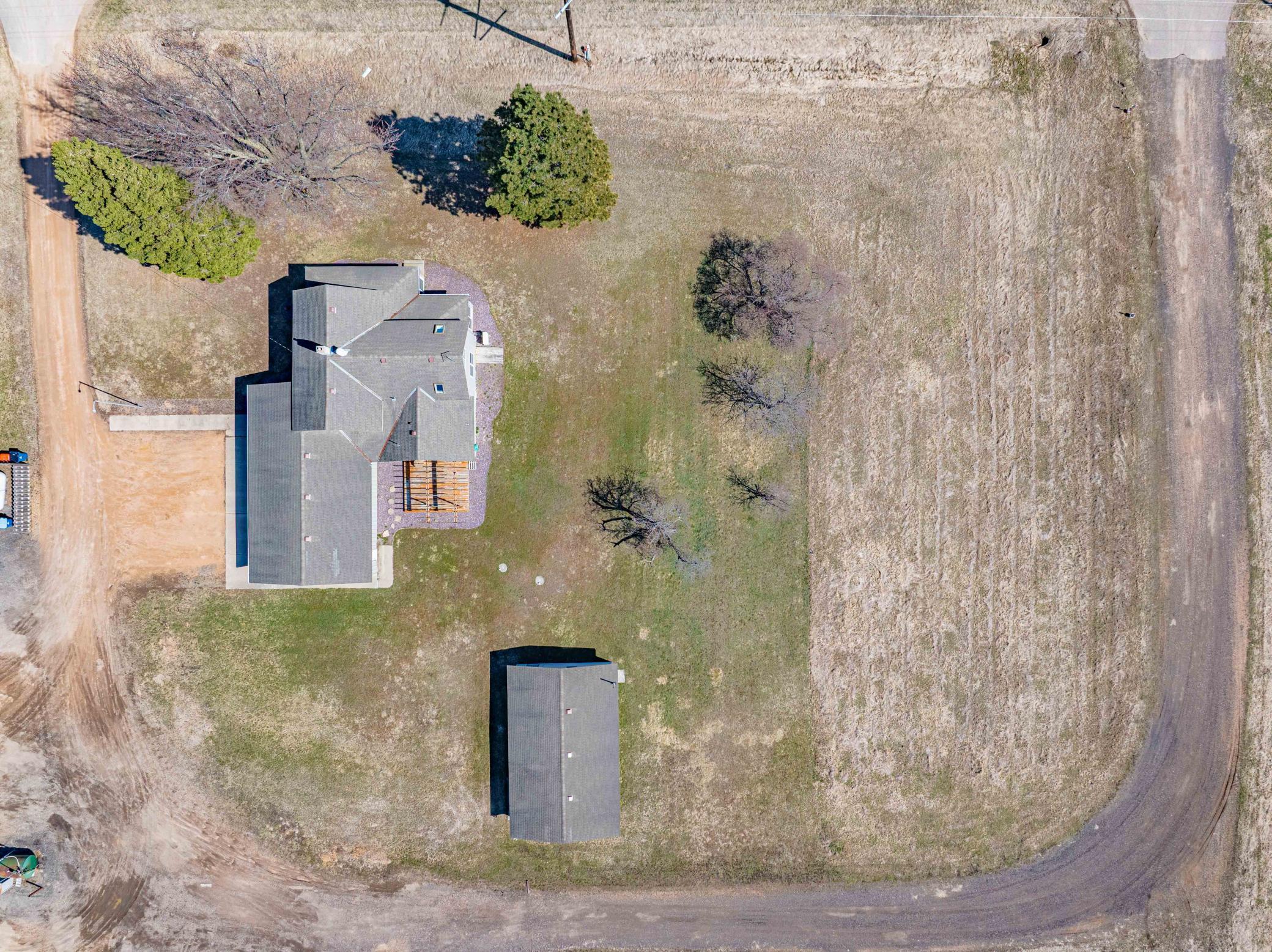 5690 County Road 10 N