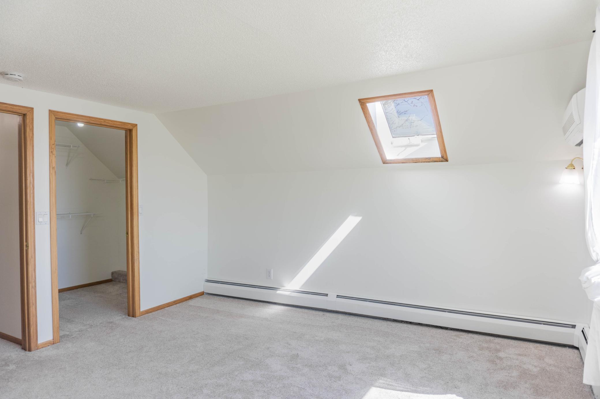 5690 County Road 10 N