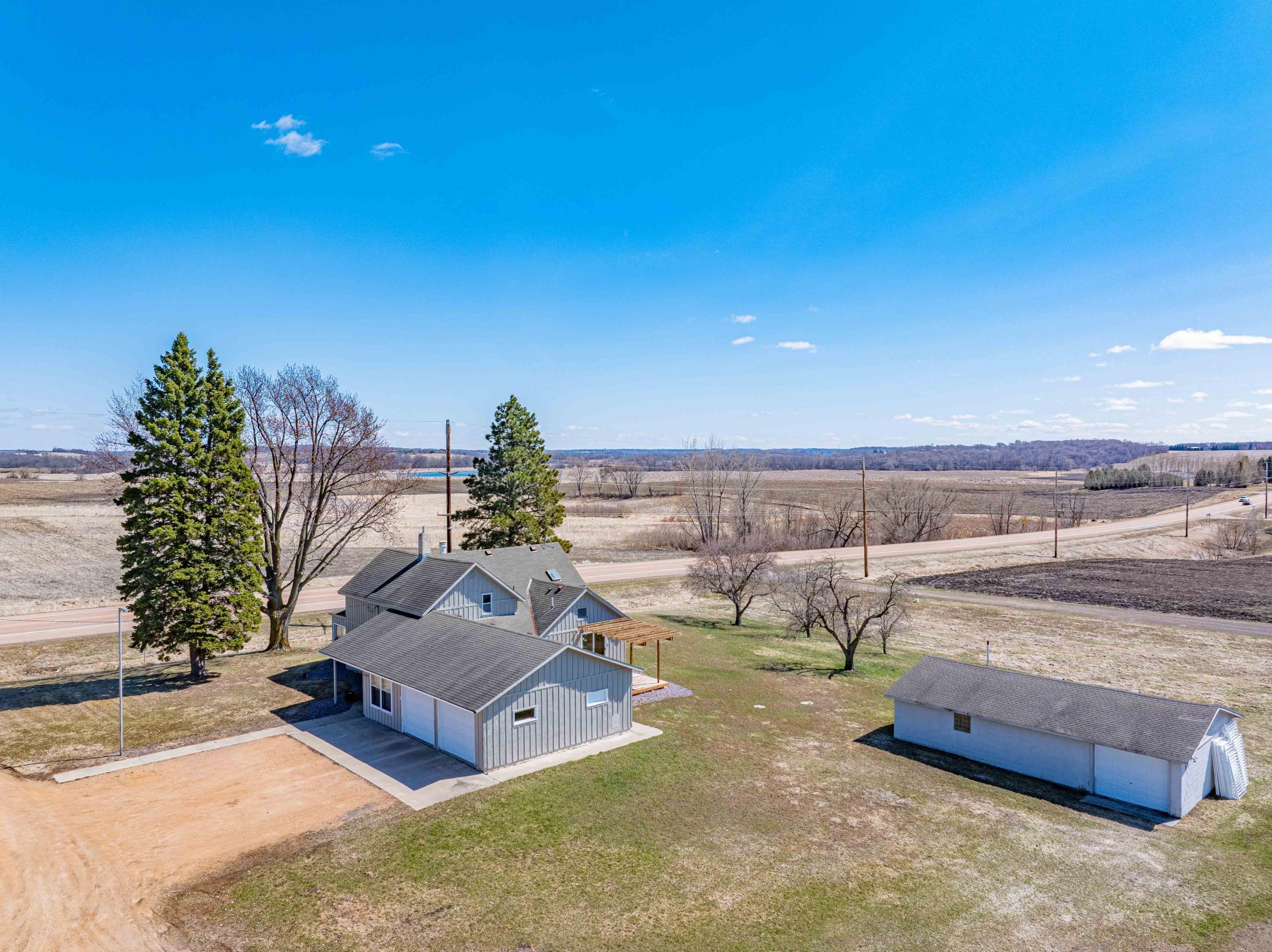 5690 County Road 10 N