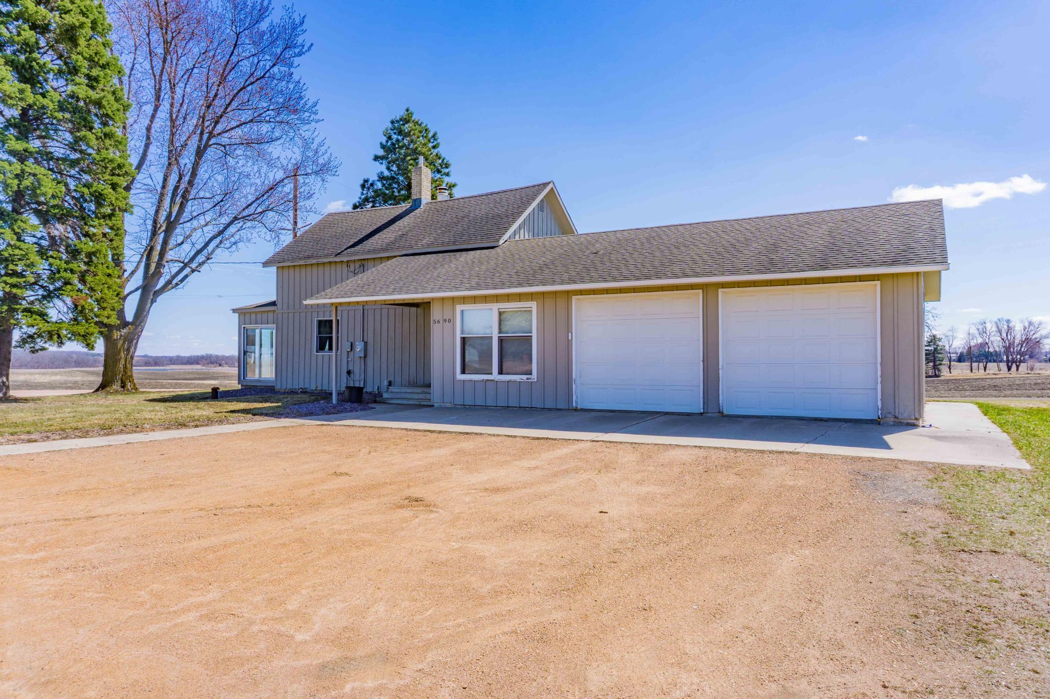 5690 County Road 10 N