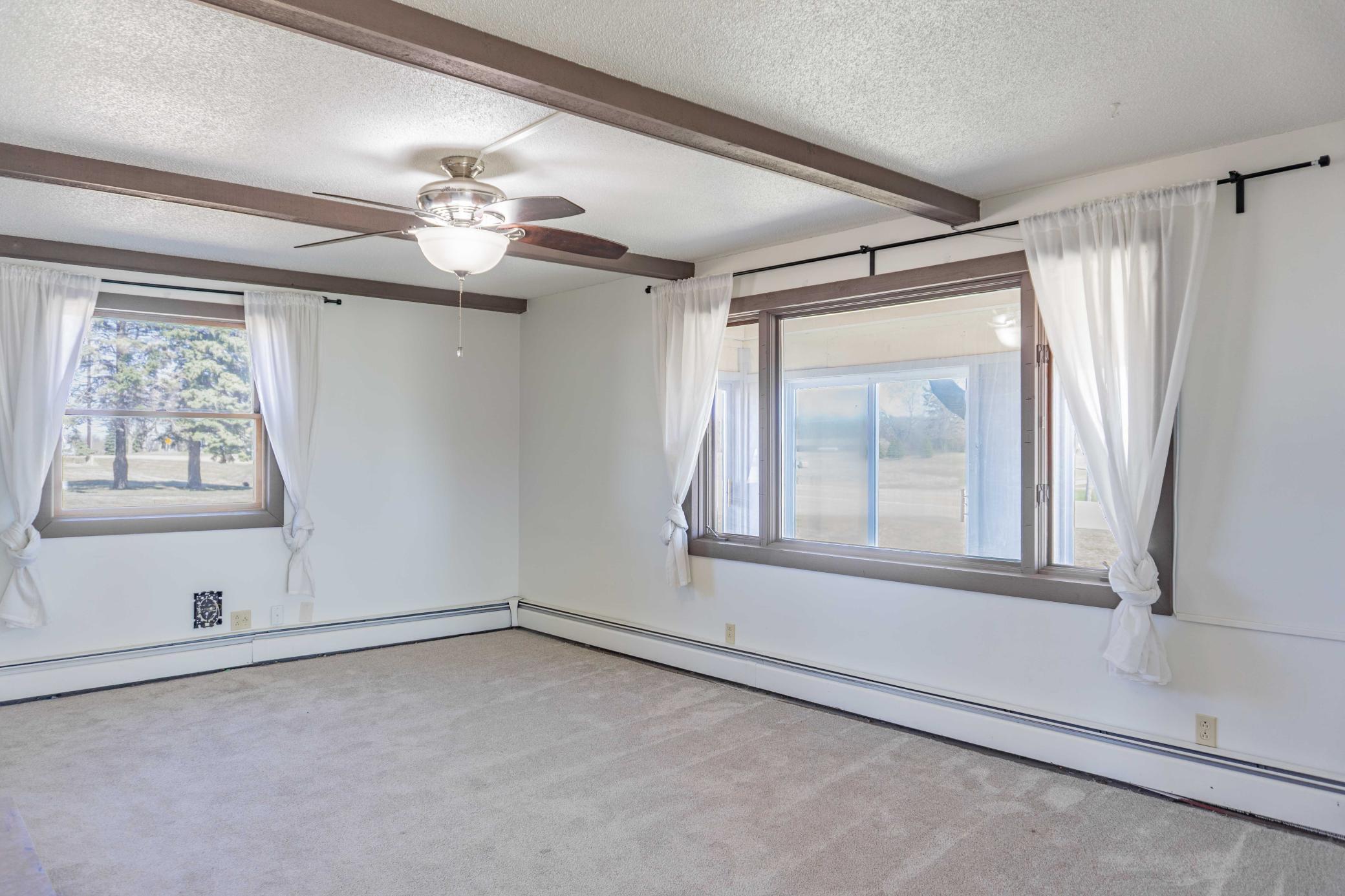 5690 County Road 10 N