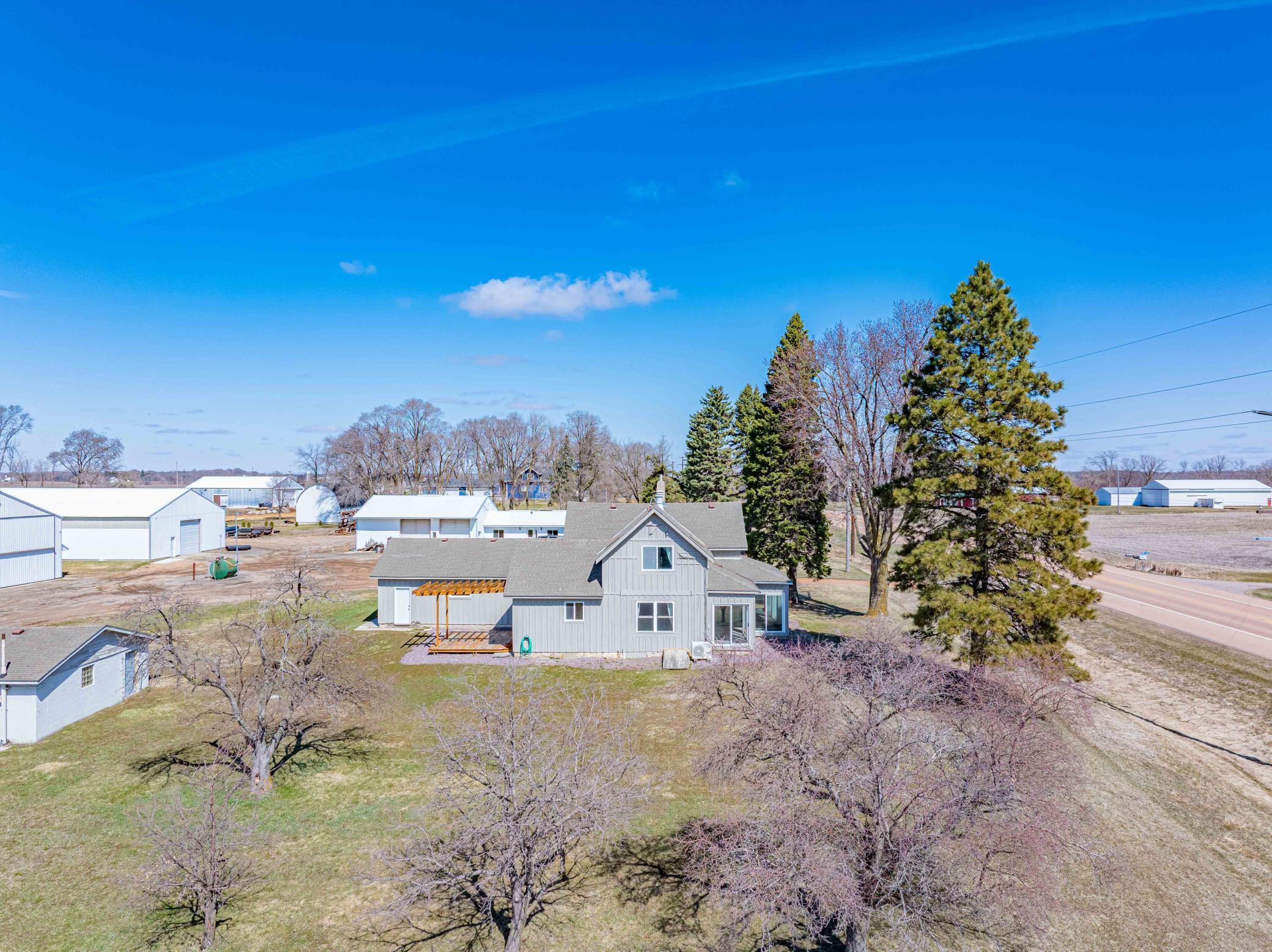 5690 County Road 10 N