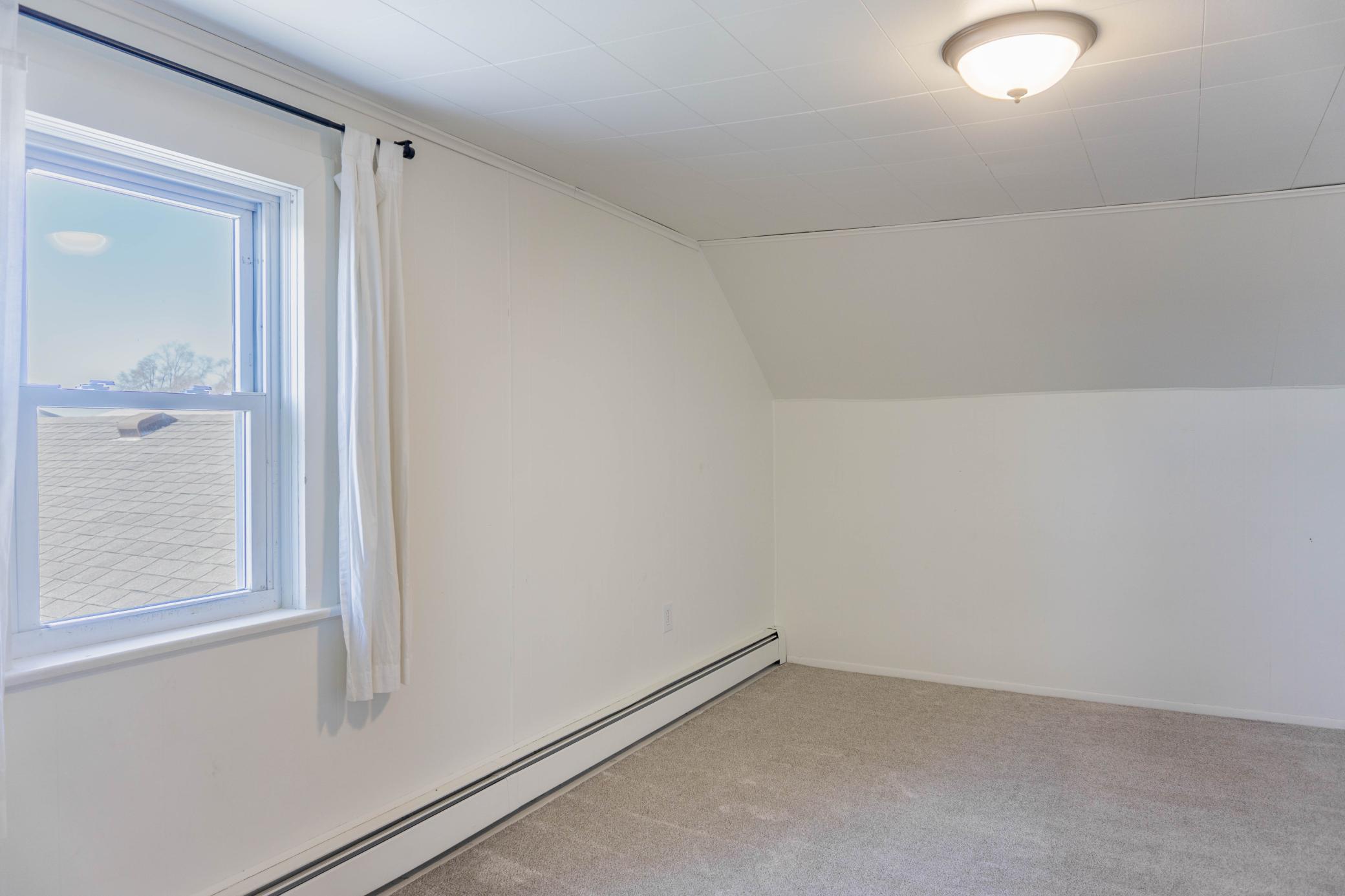 5690 County Road 10 N