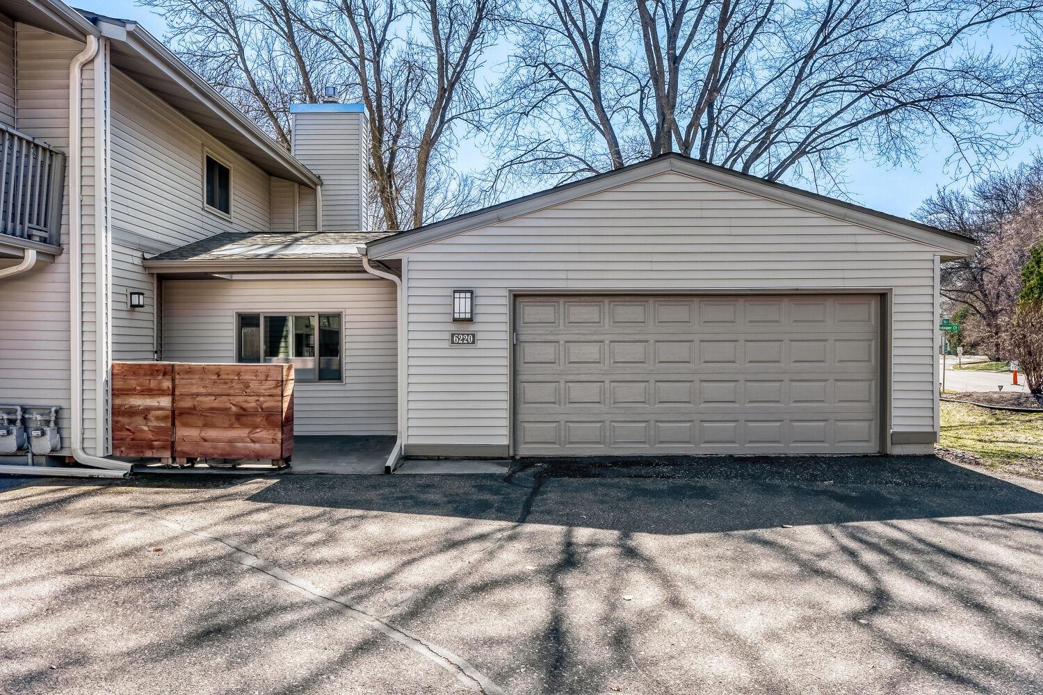 6220 Sandpiper Court