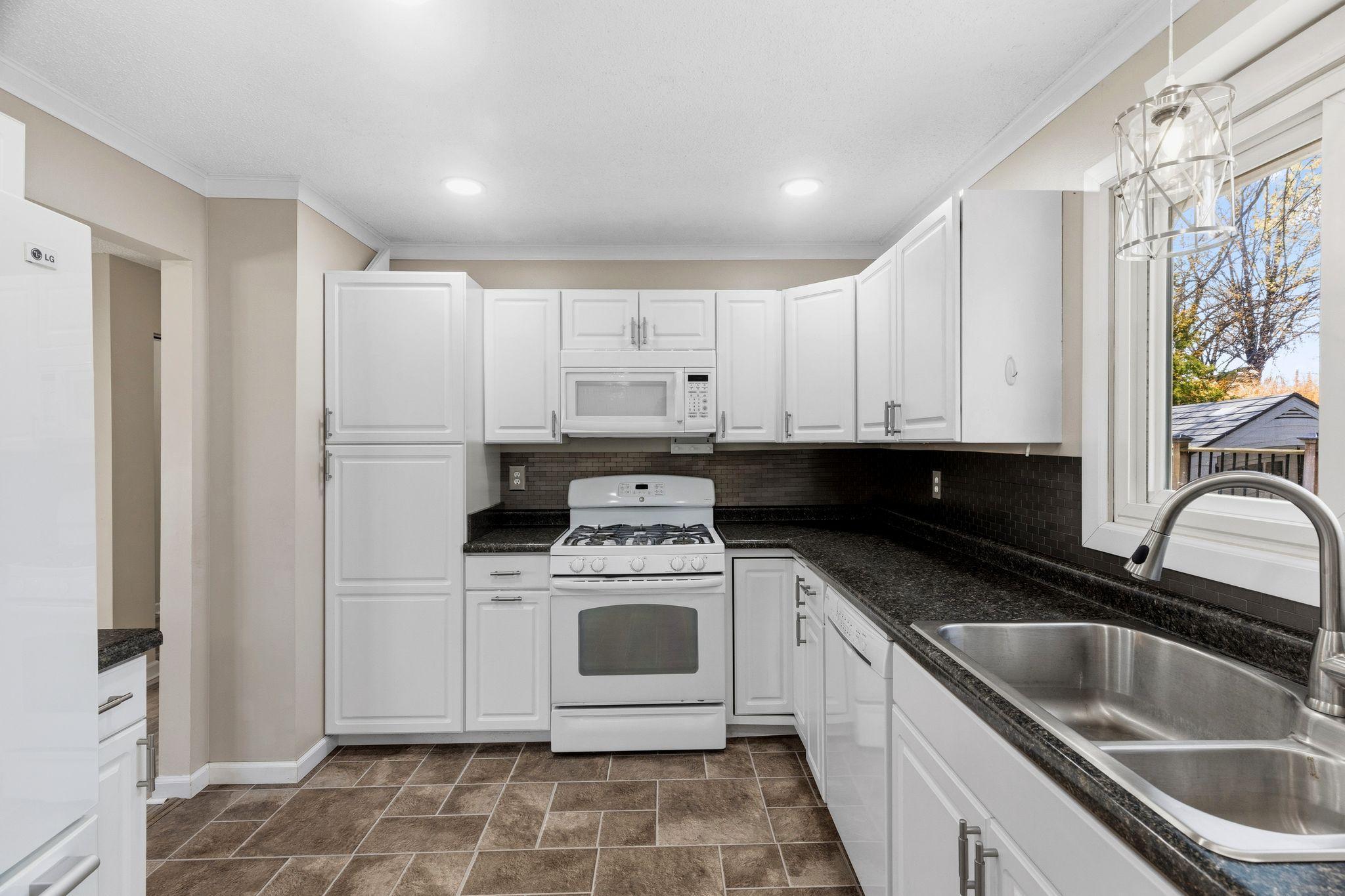 112108 Haering Circle