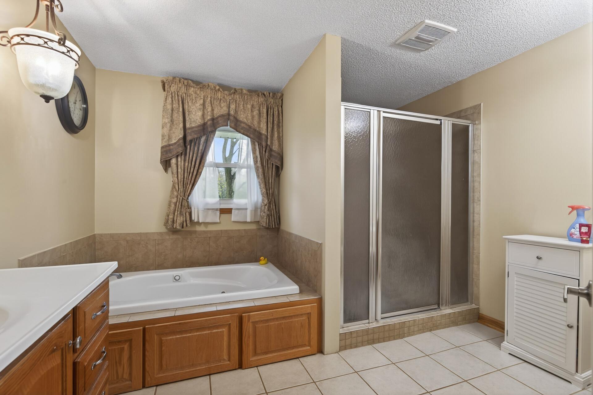 5525 Wedgewood Drive