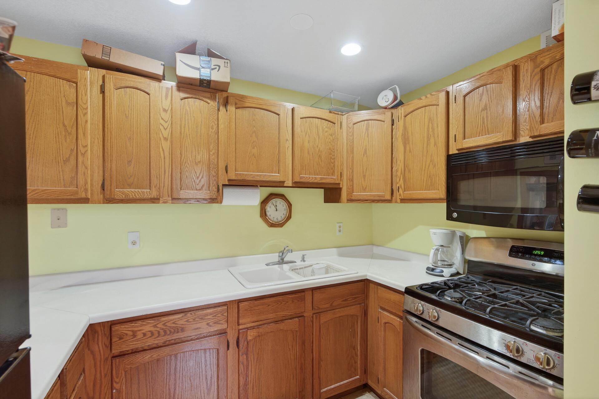 5525 Wedgewood Drive