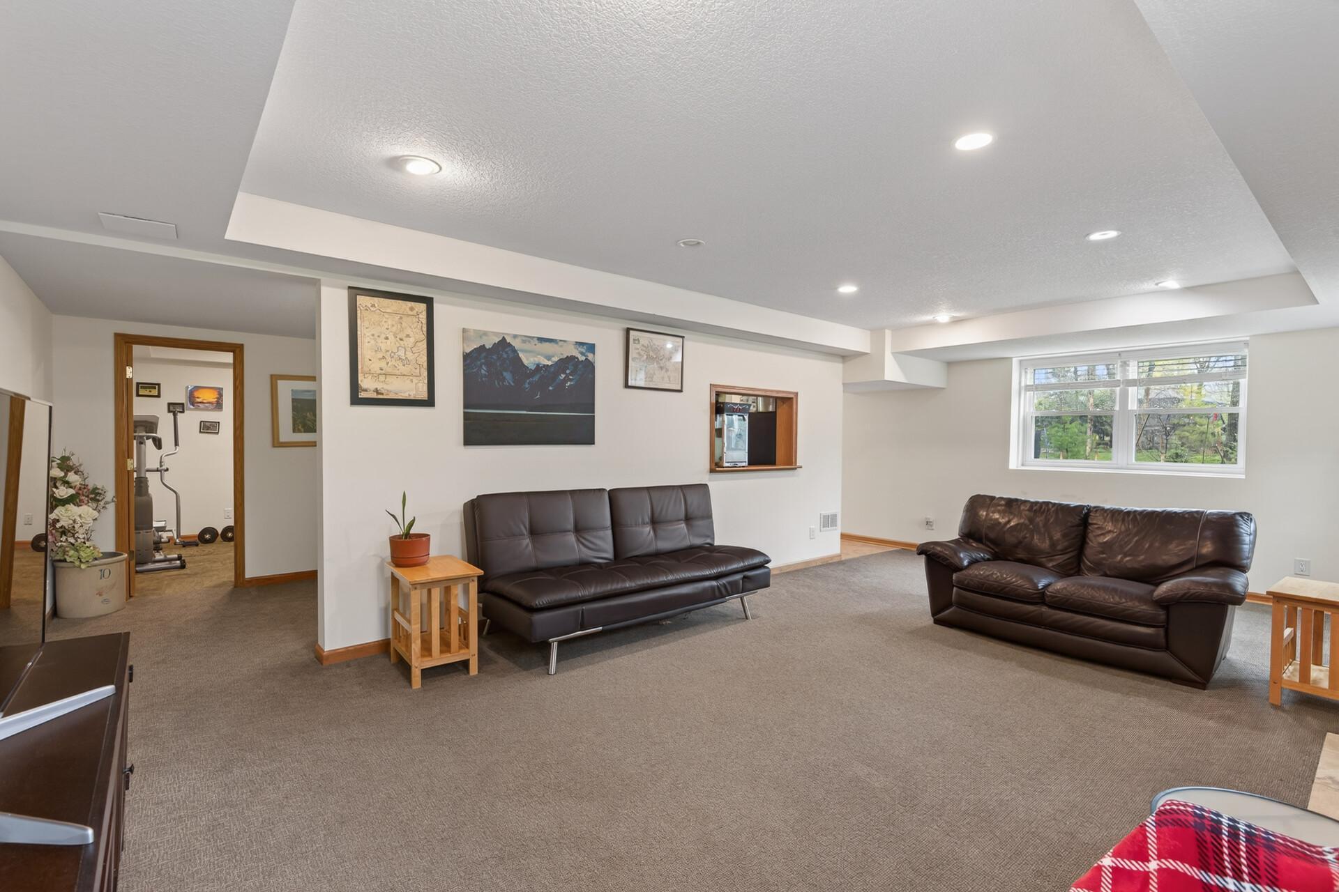 5525 Wedgewood Drive