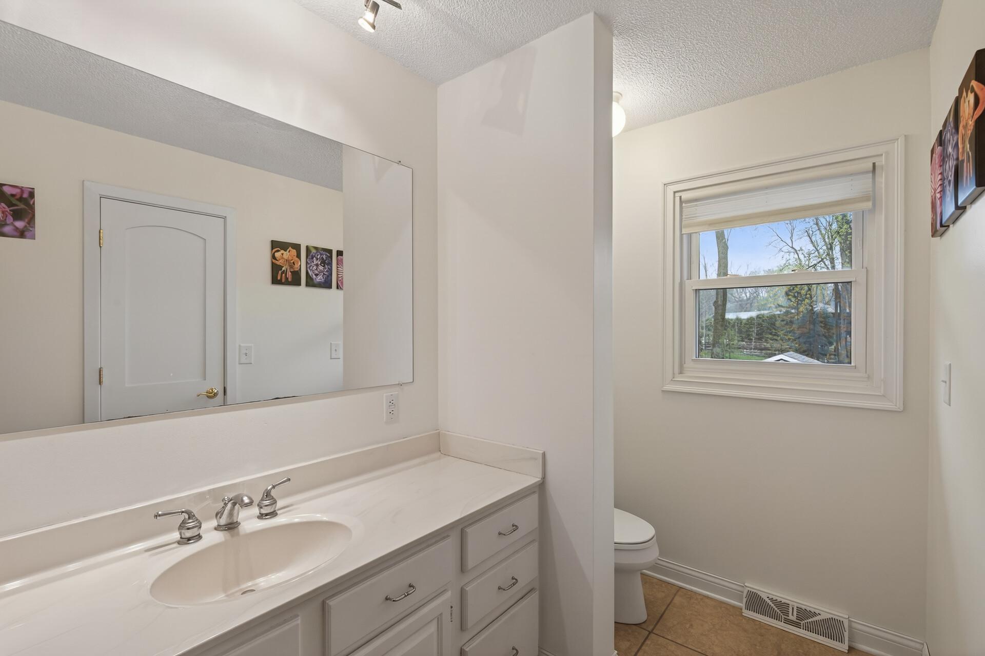 5525 Wedgewood Drive