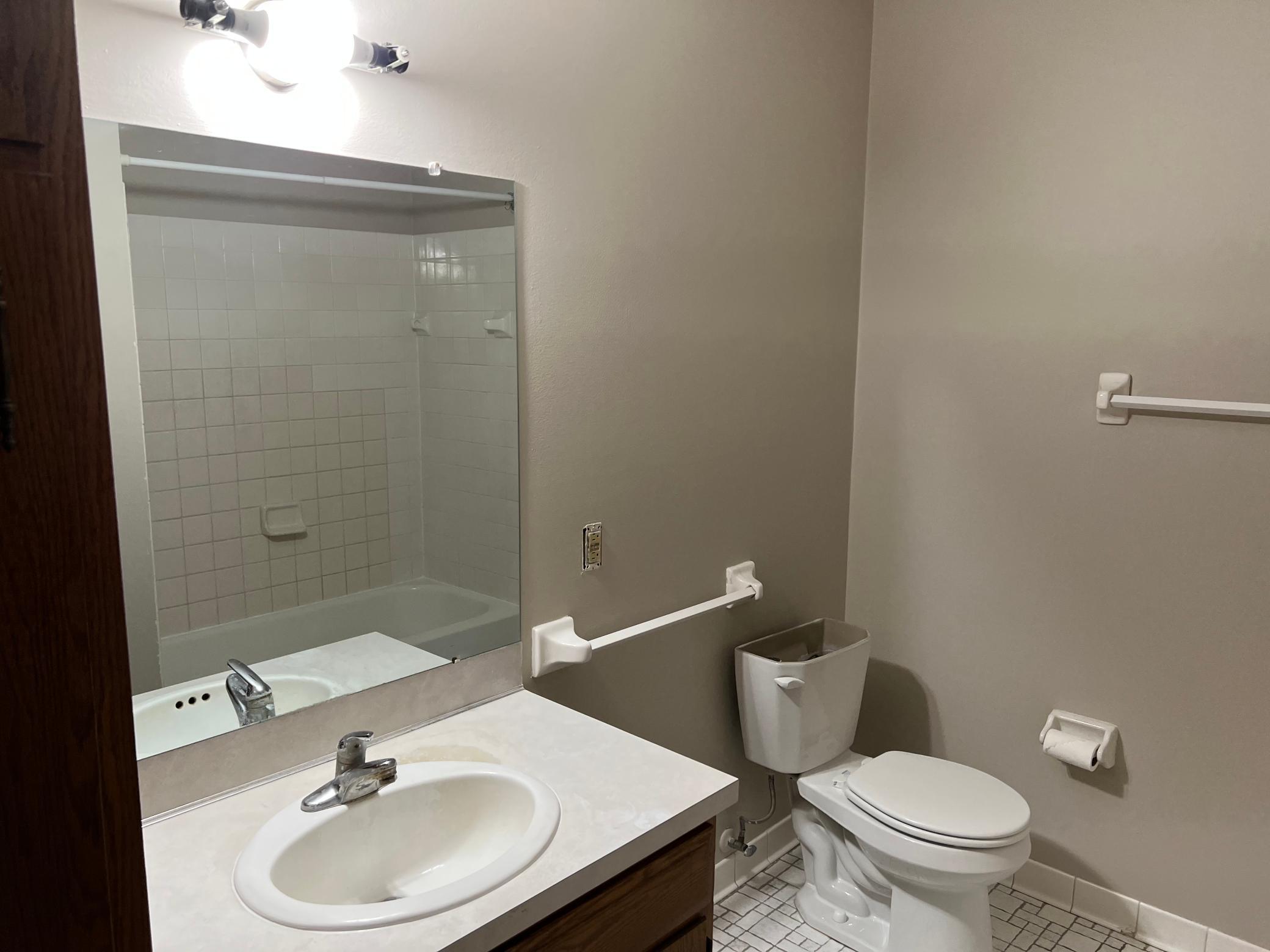 1615 Commercial Avenue Unit: 203
