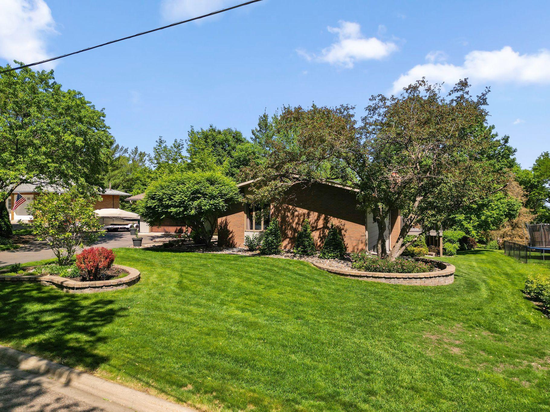 1345 Broadview Avenue