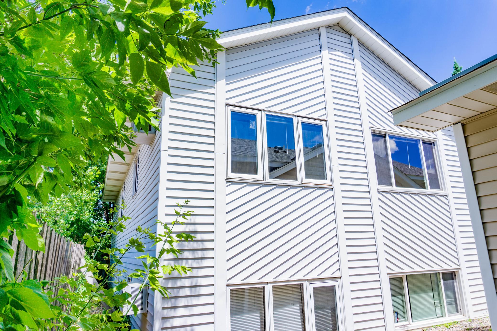 904 9th Avenue SE