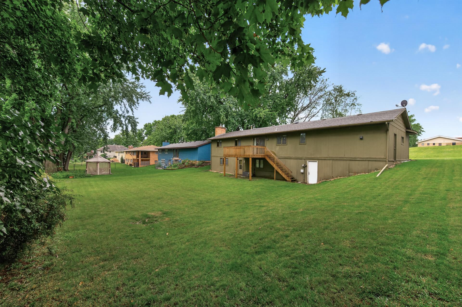1589 Crest Drive