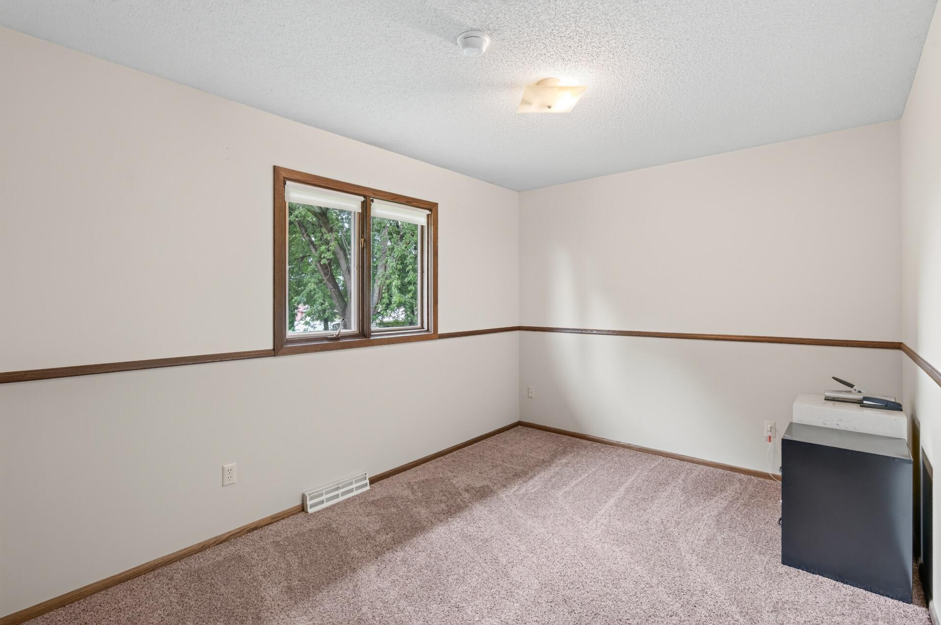 1589 Crest Drive