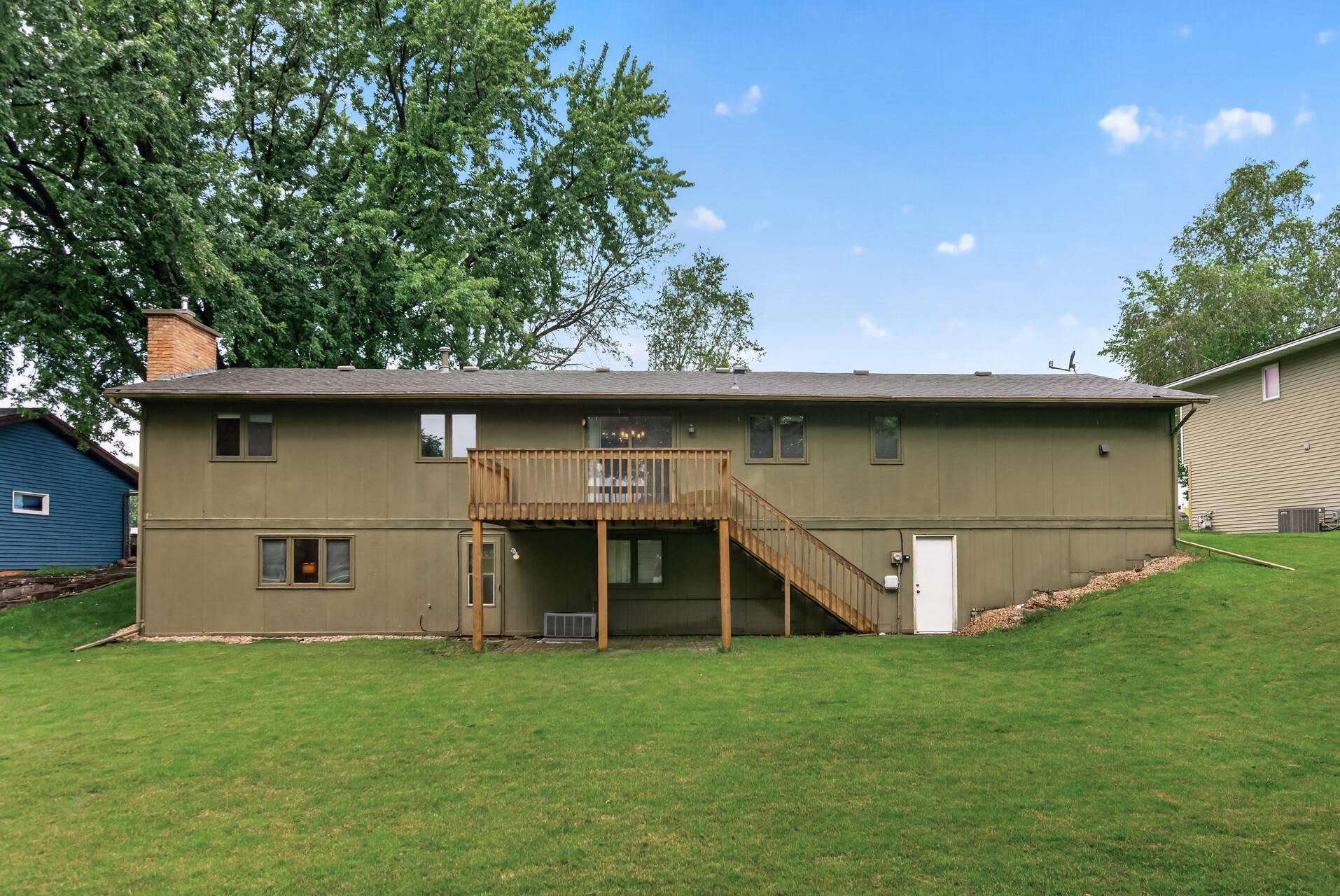 1589 Crest Drive