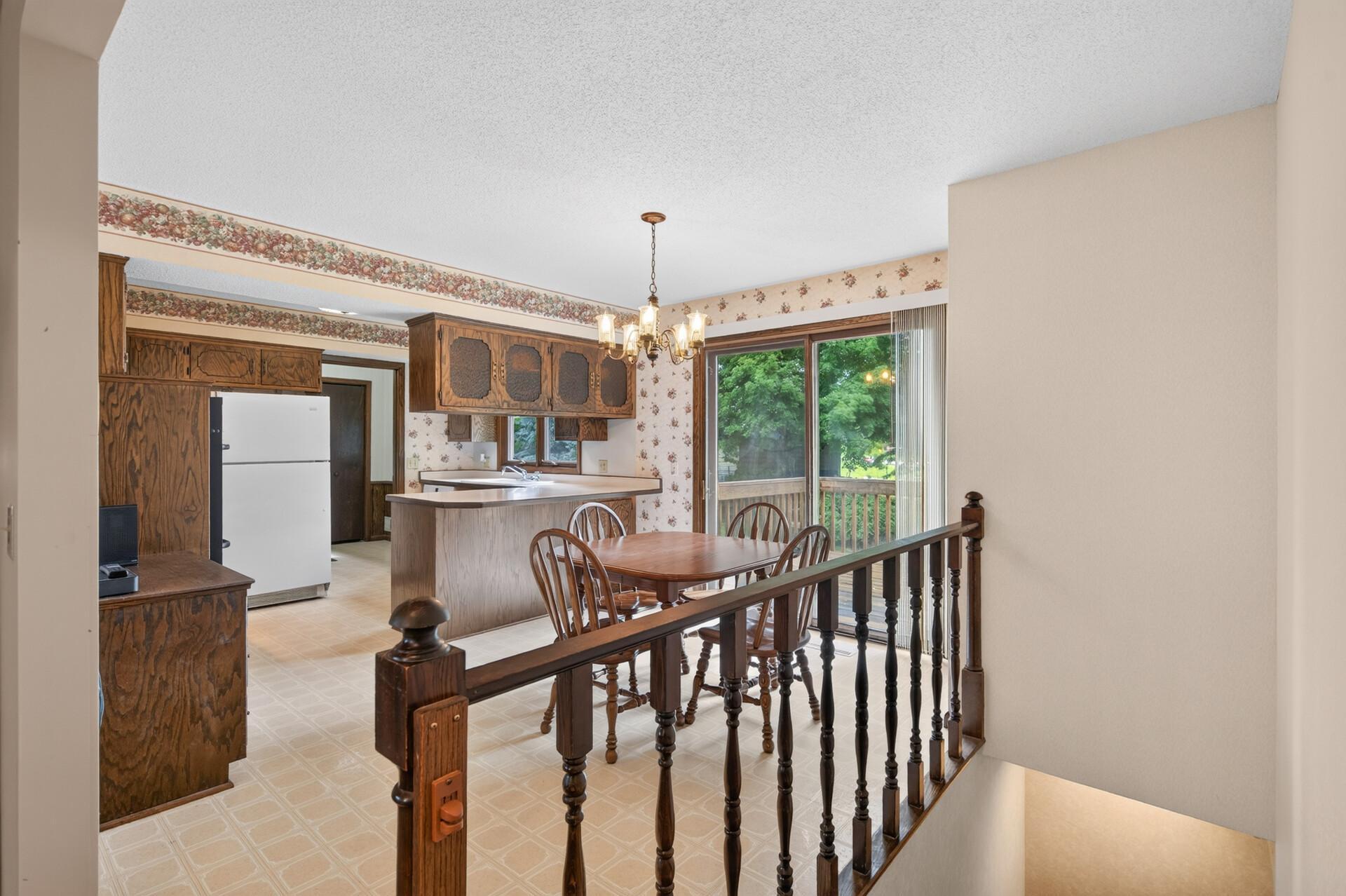 1589 Crest Drive