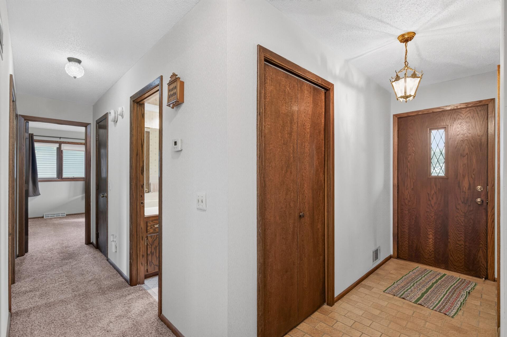 1589 Crest Drive
