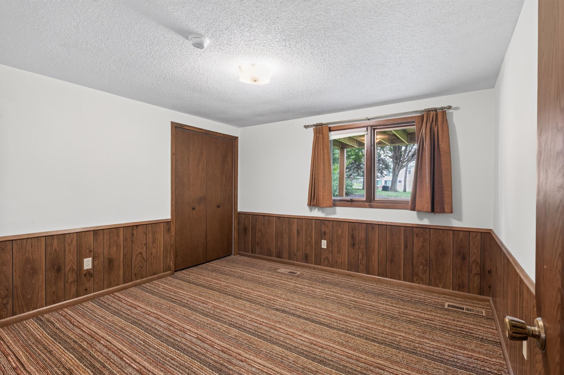 1589 Crest Drive