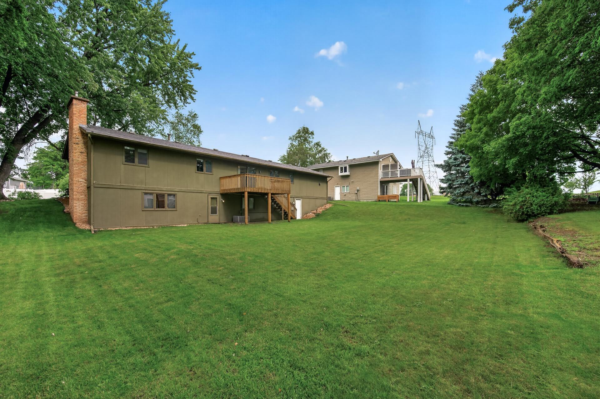 1589 Crest Drive