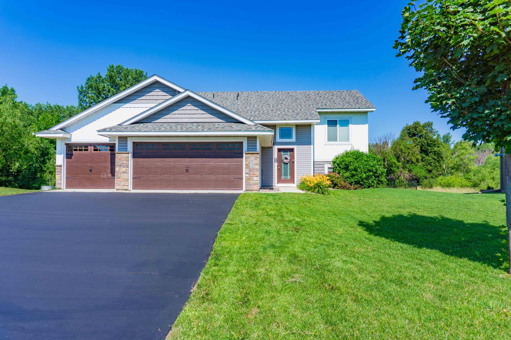 1635 Hidden Trail