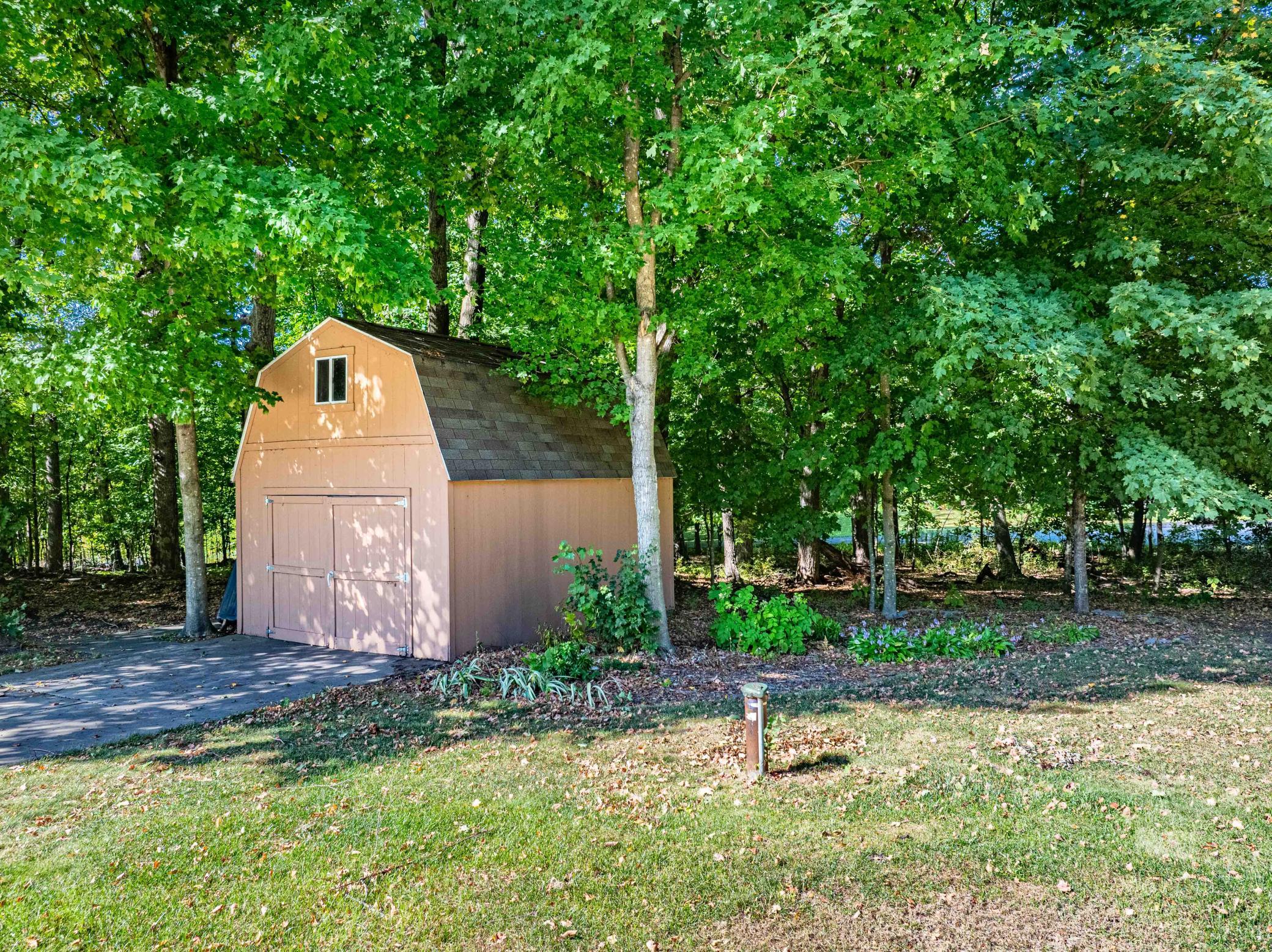 5450 Raven Point Road