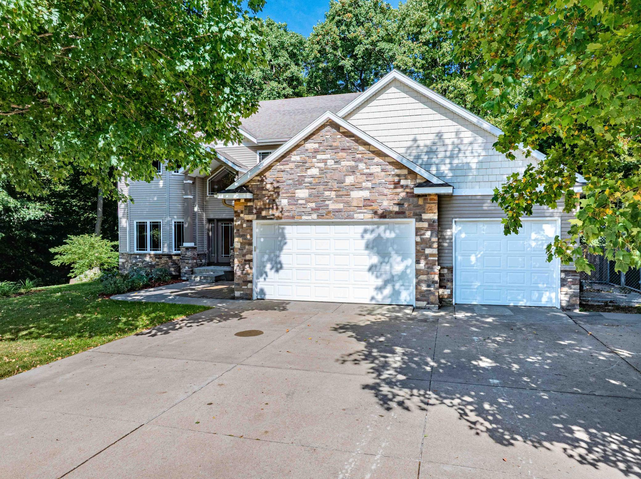 5450 Raven Point Road