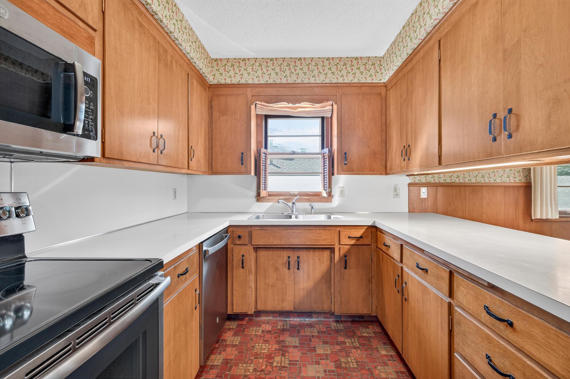 3412 Silver Lake Road NE