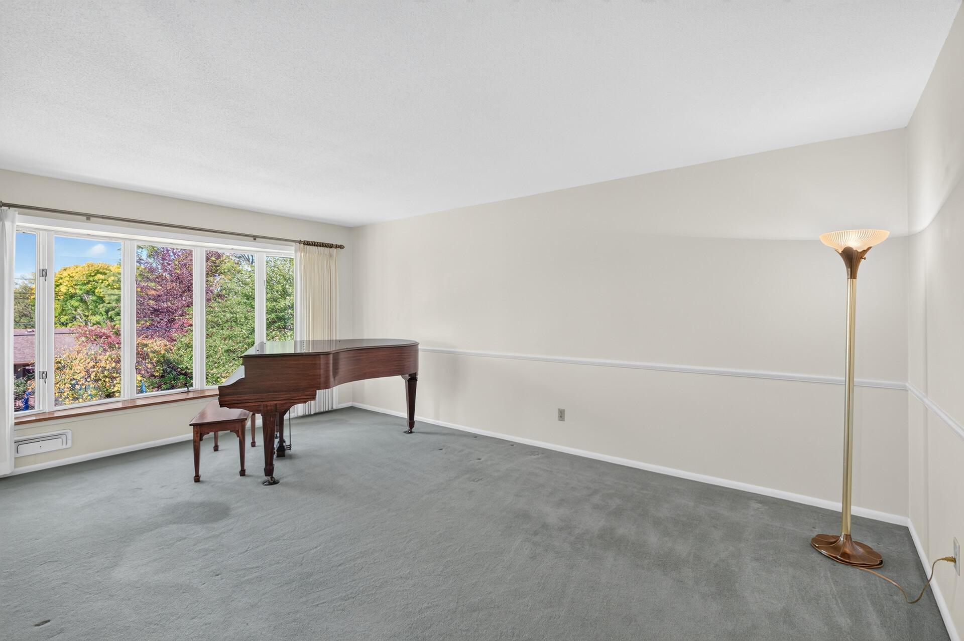 3412 Silver Lake Road NE