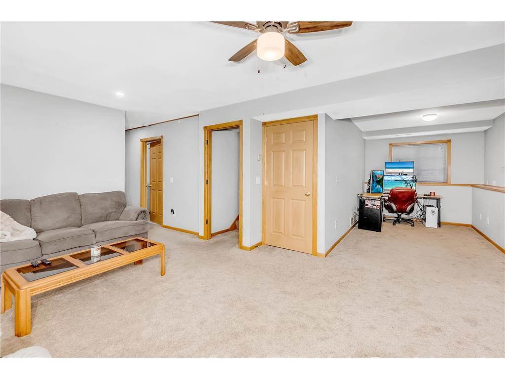 1332 Creekside Drive