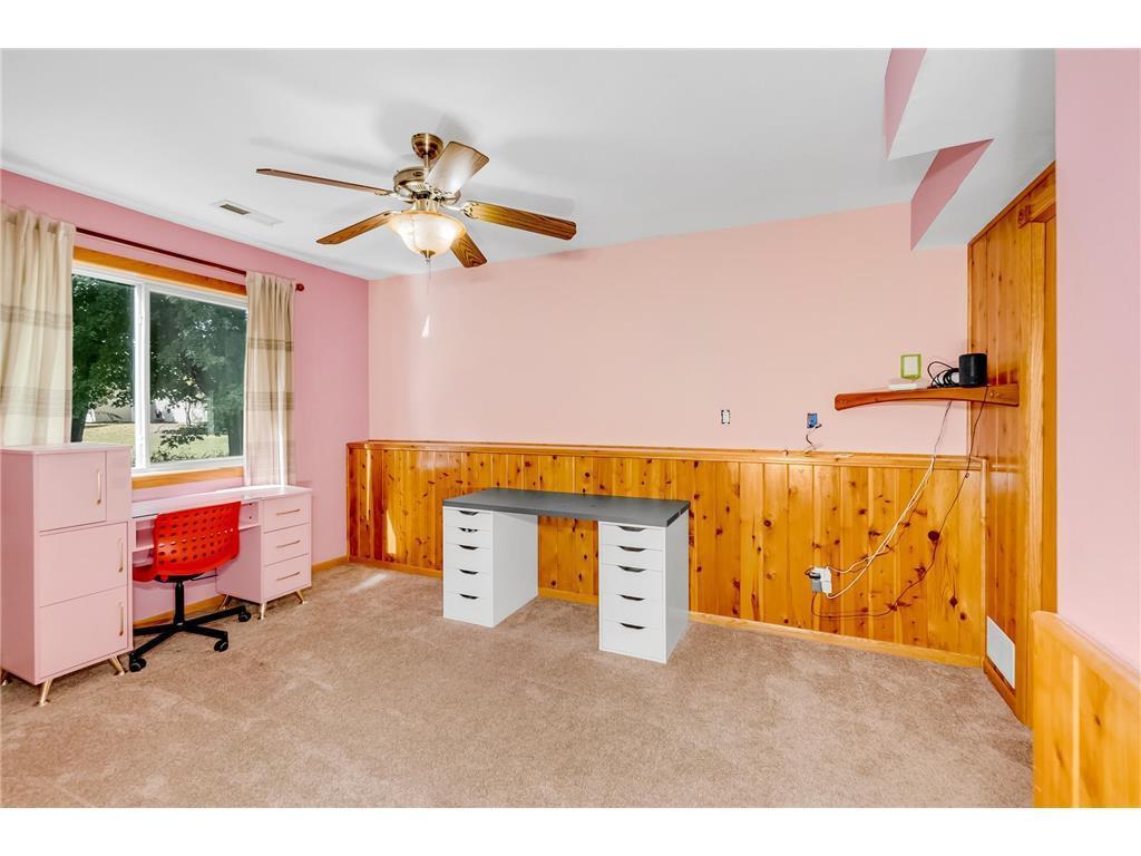 1332 Creekside Drive