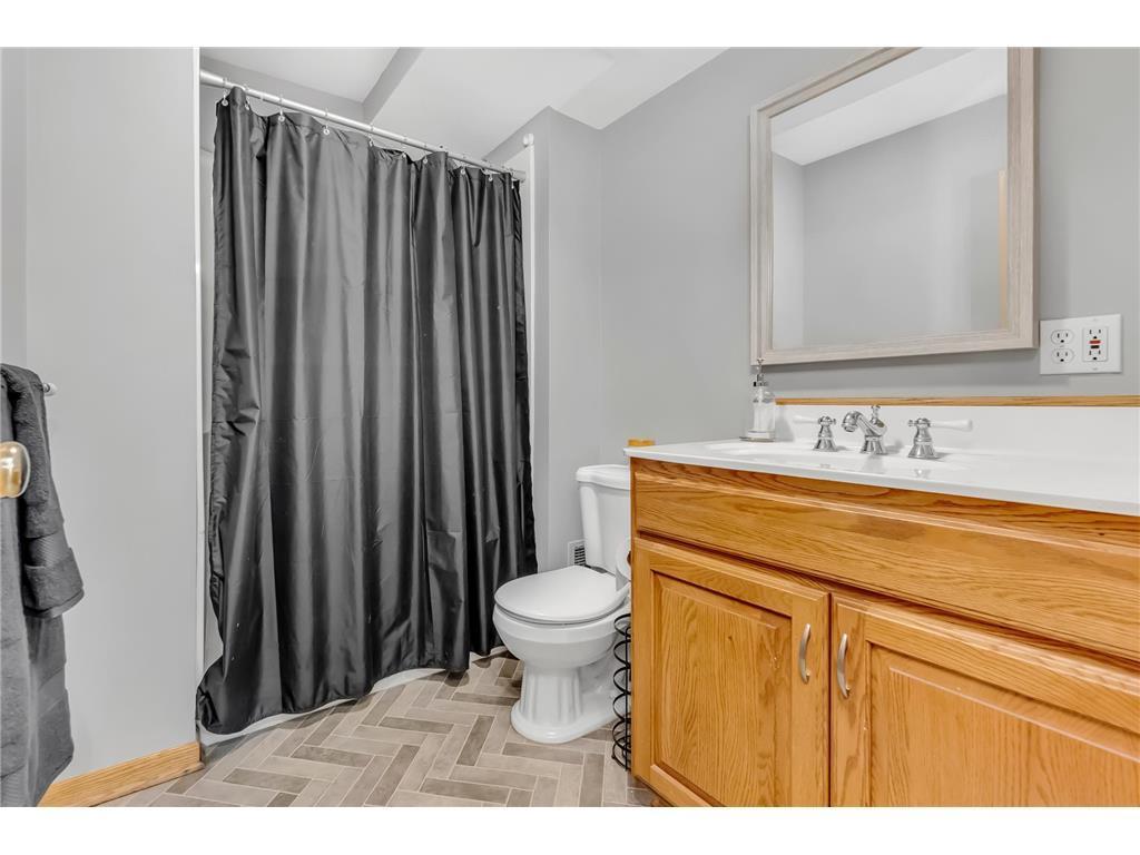 1332 Creekside Drive
