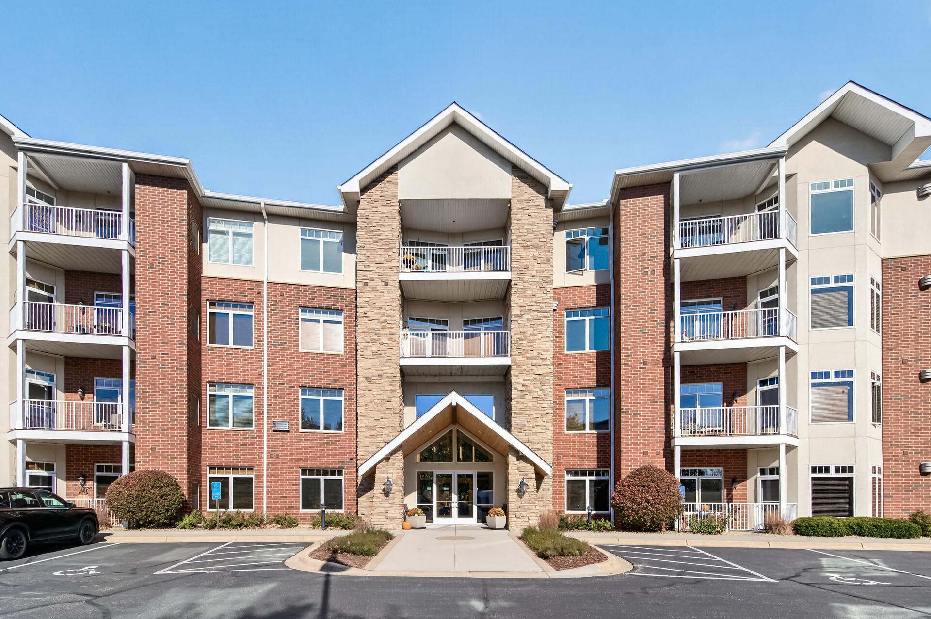 1776 Stieger Lake Lane Unit: 111
