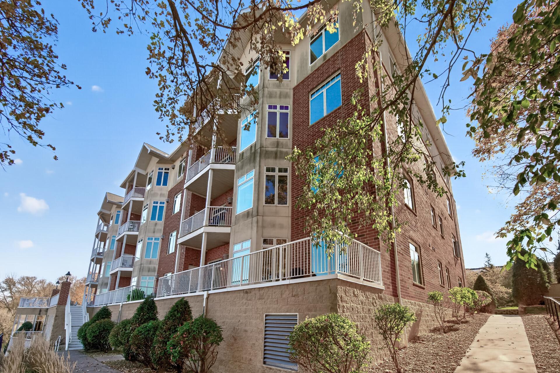 1776 Stieger Lake Lane Unit: 111