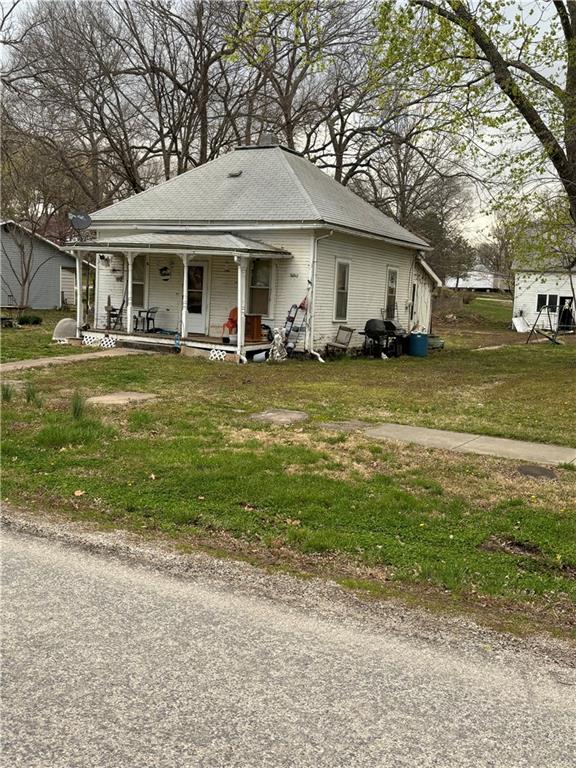 207 E 10th Street