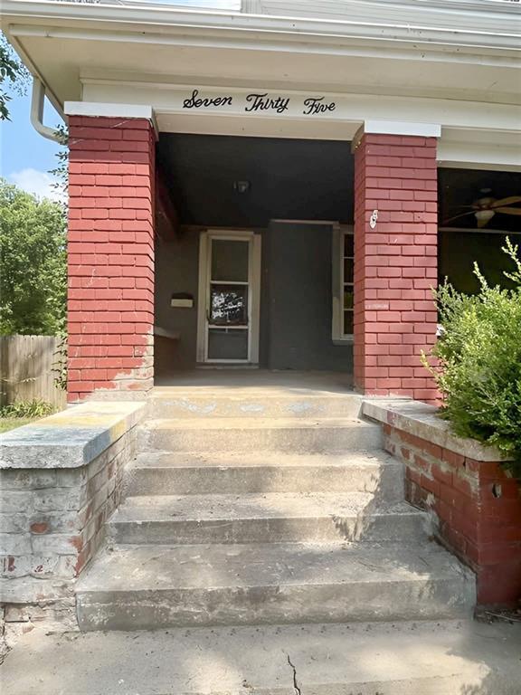 735 Crawford Street
