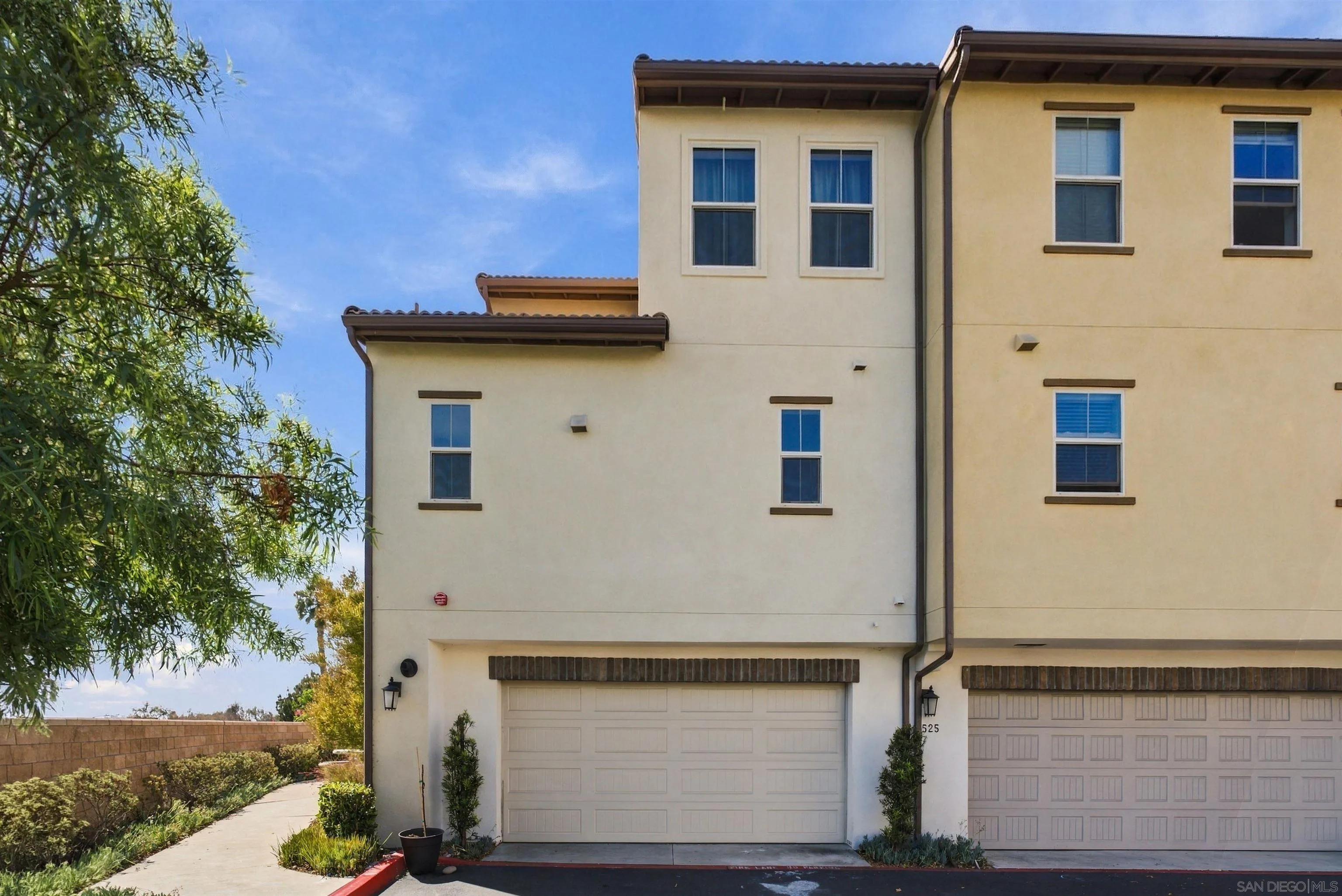 1525 Fig Tree Way
