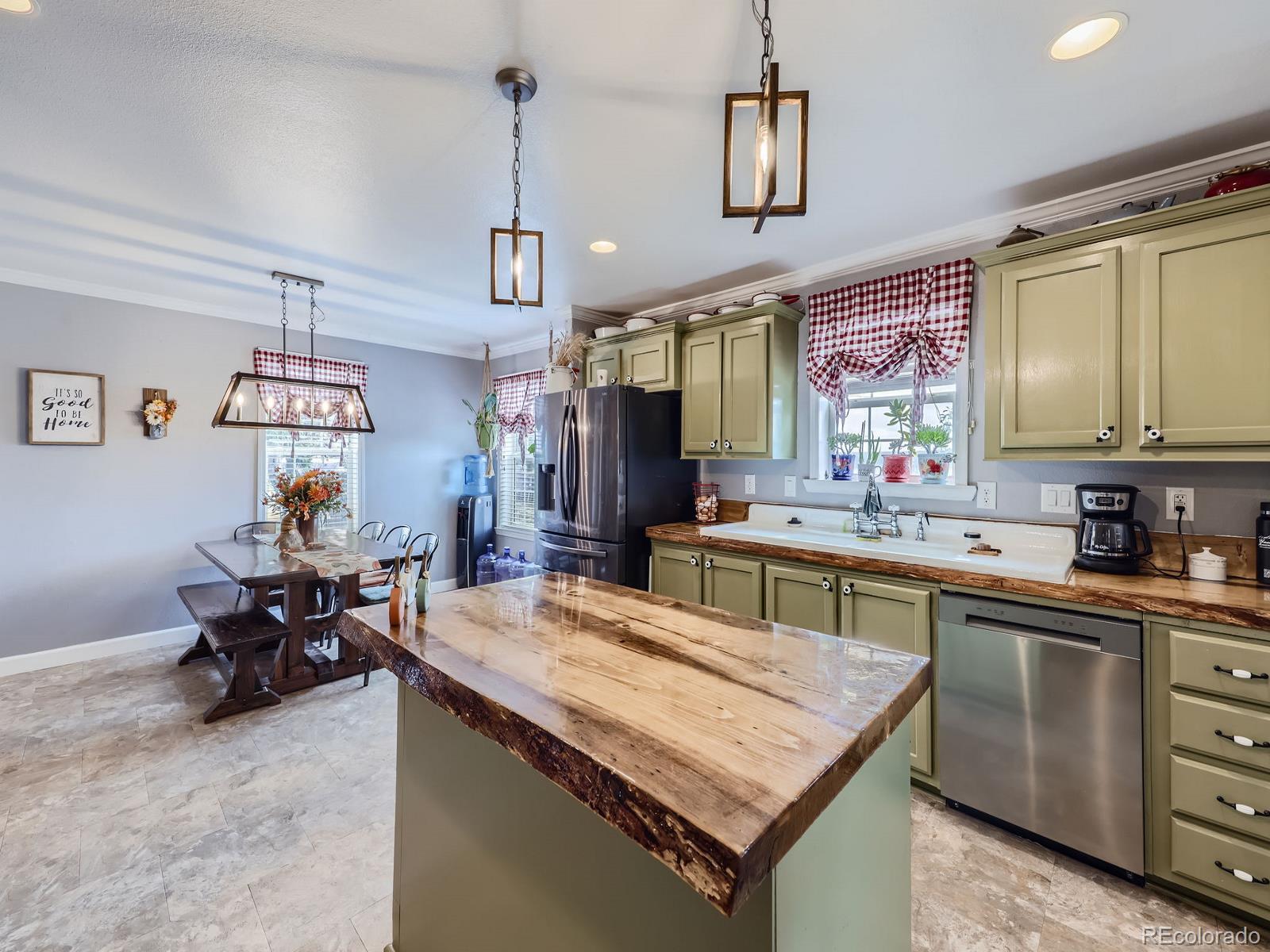 1598 County Road 59