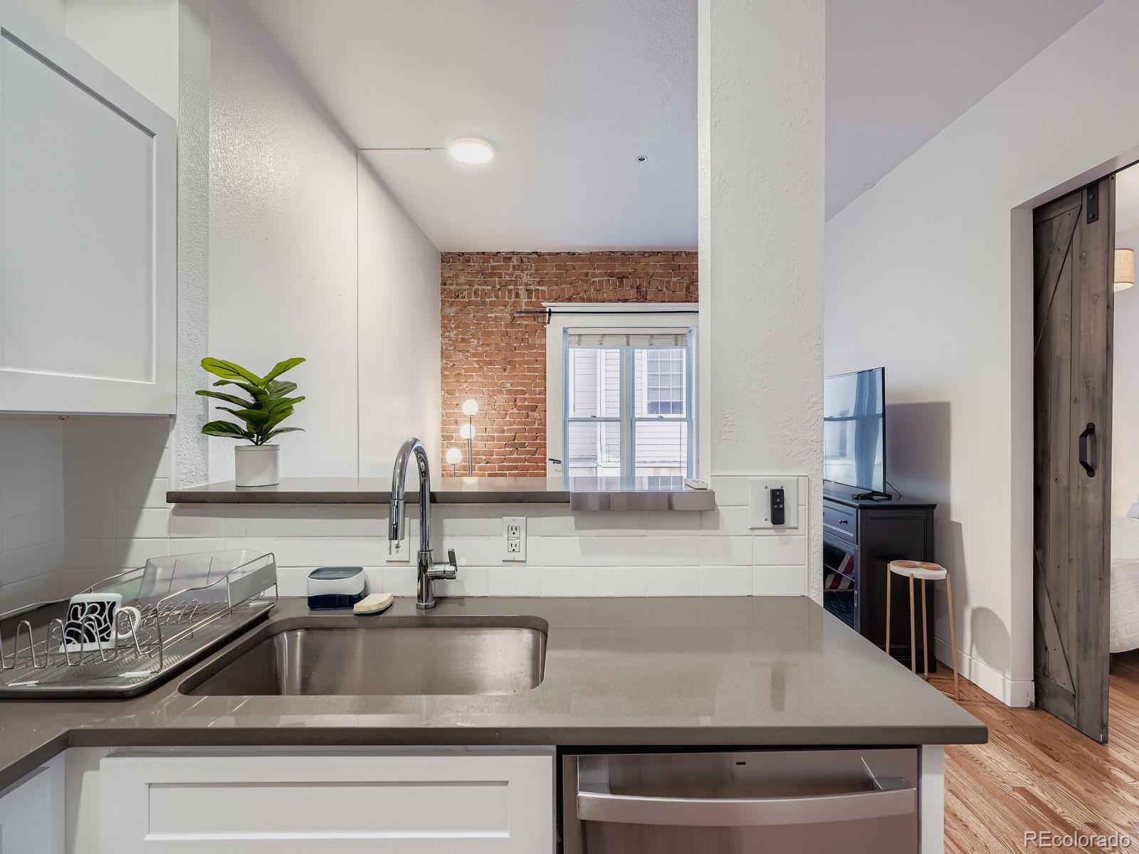 1425 N Washington Street Unit: 205