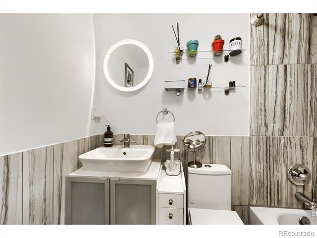 1270 N Marion Street Unit: 210