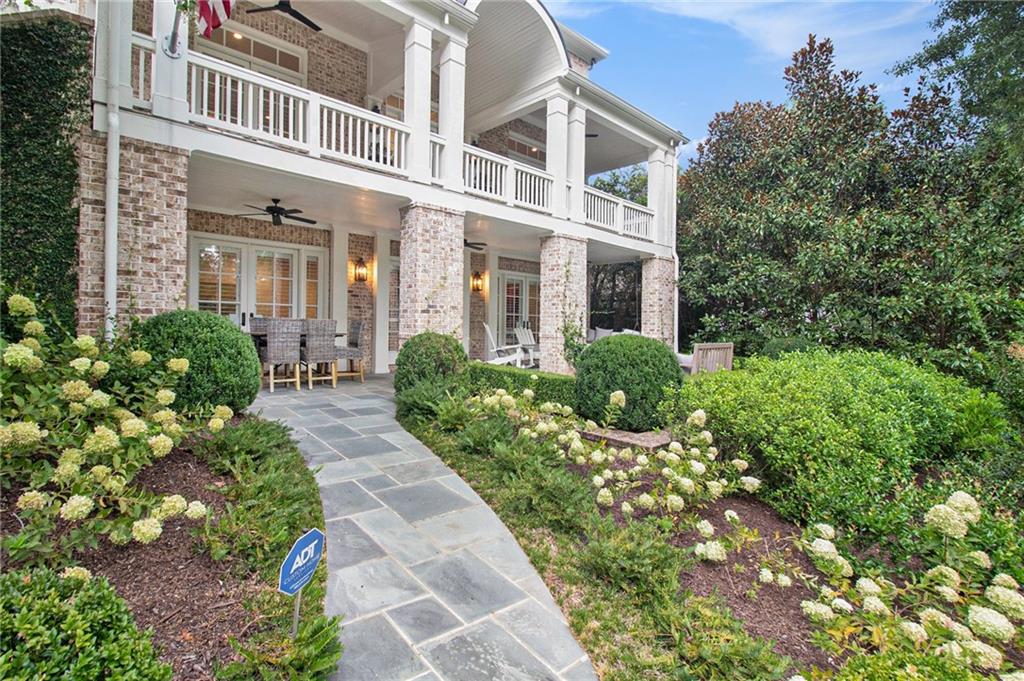 271 Hillside Drive NW