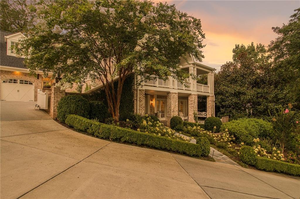 271 Hillside Drive NW