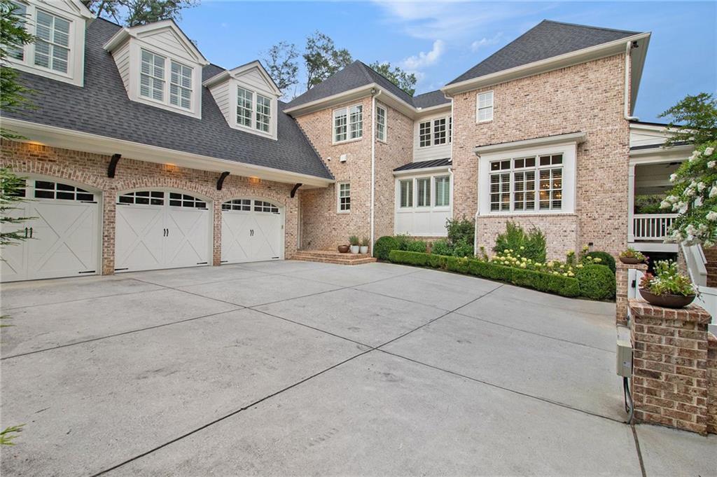 271 Hillside Drive NW