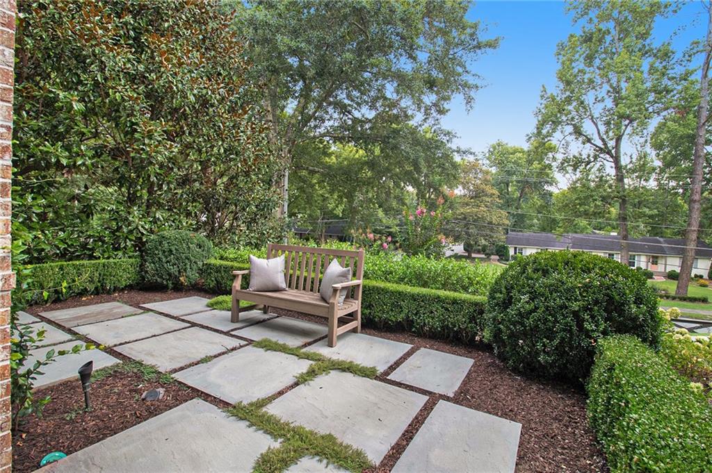 271 Hillside Drive NW