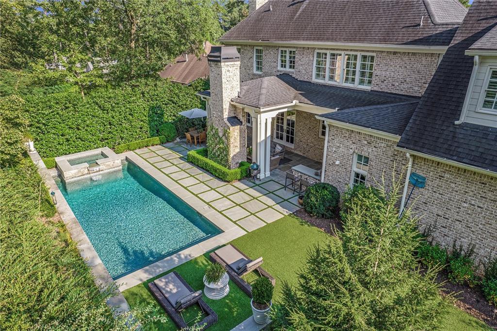 271 Hillside Drive NW