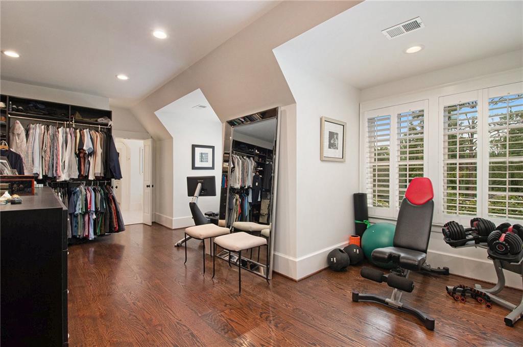 271 Hillside Drive NW