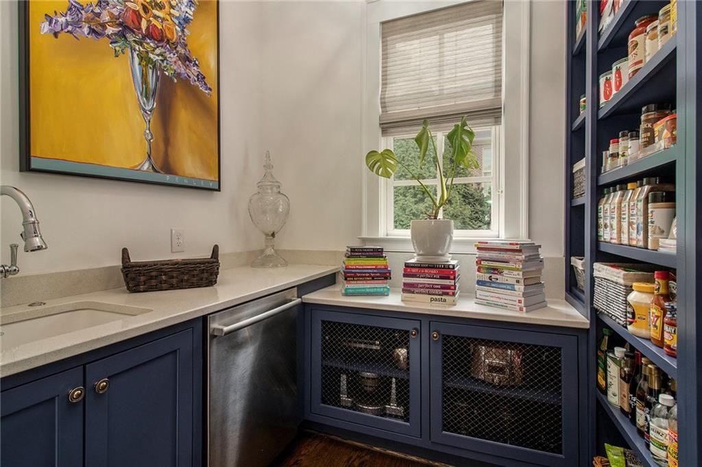 271 Hillside Drive NW