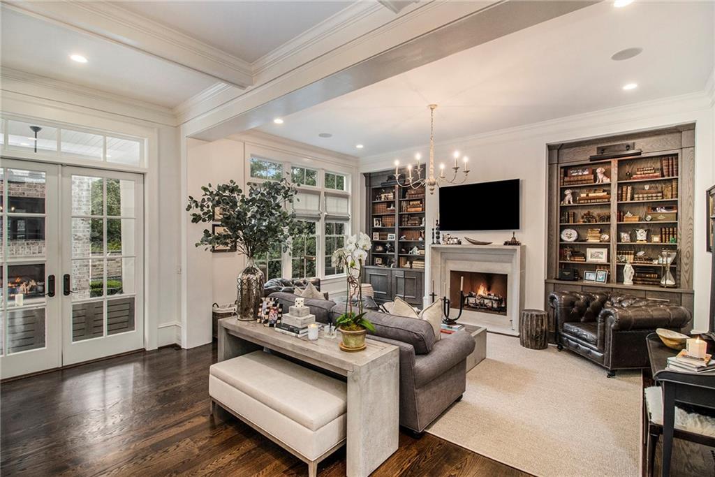 271 Hillside Drive NW