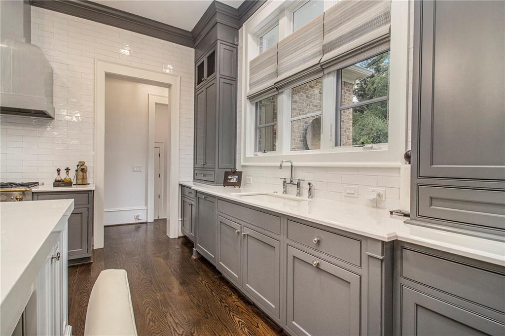 271 Hillside Drive NW