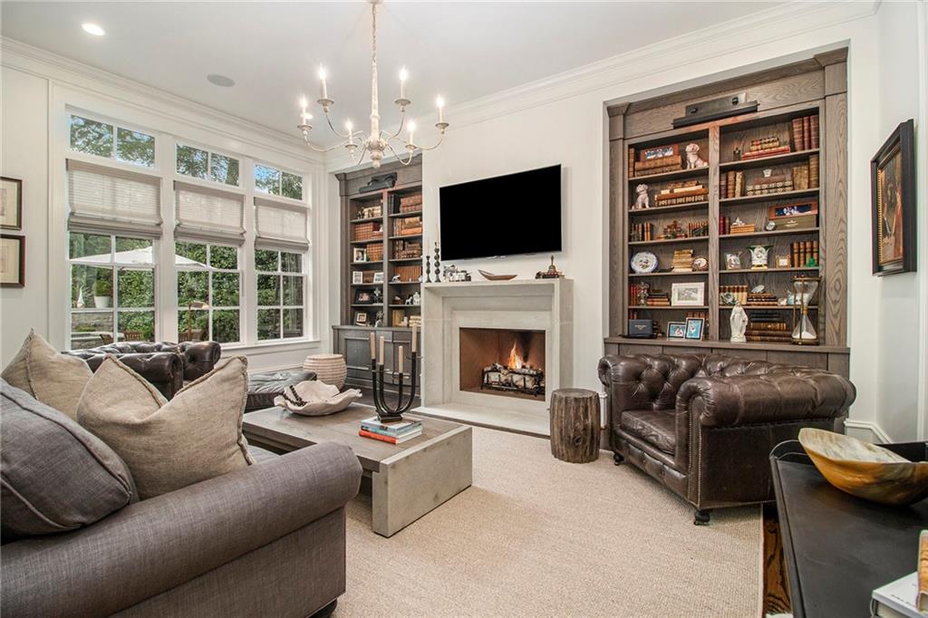 271 Hillside Drive NW